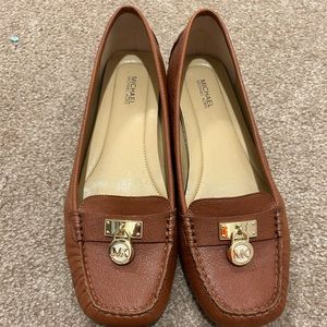Loafers Michael Kors size 8